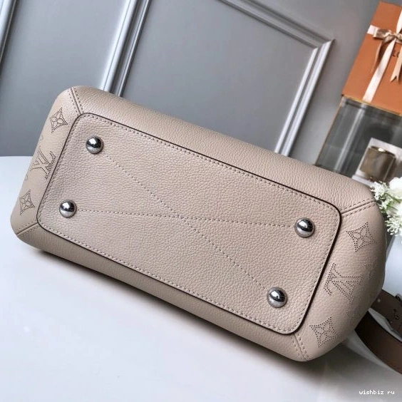 WIS Haumea Louis Vuitton Bag 1023